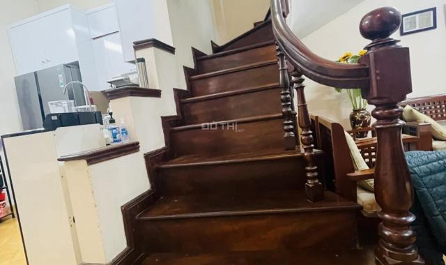 Bán gấp nhà Đống Đa, 60m2 xây 5 tầng, vỉa hè, ô tô đỗ cửa, 2 mặt tiền kinh doanh 4,85 tỷ