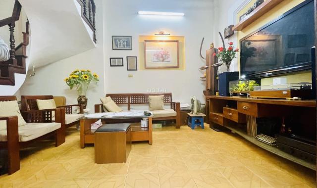 Bán gấp nhà Đống Đa, 60m2 xây 5 tầng, vỉa hè, ô tô đỗ cửa, 2 mặt tiền kinh doanh 4,85 tỷ