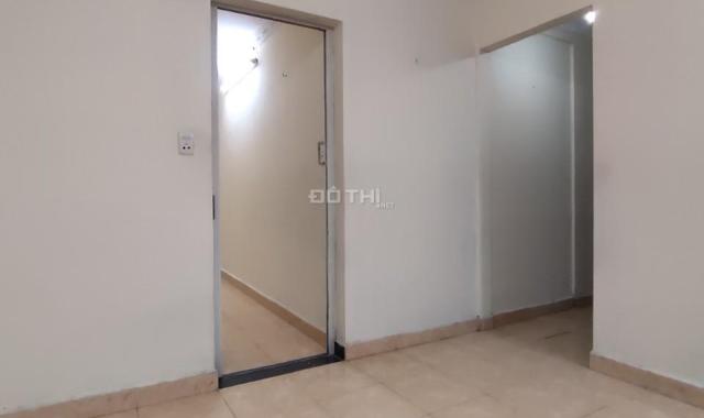 Cho thuê căn hộ đầy đủ tiện nghi 70m2 2p ngủ ở 815 Giải Phóng
