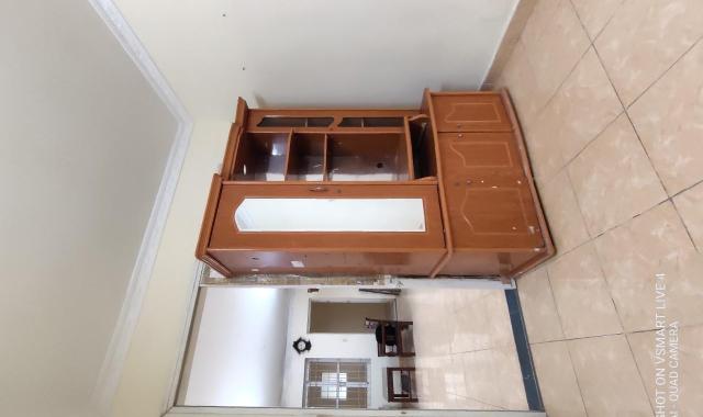 Cho thuê căn hộ đầy đủ tiện nghi 70m2 2p ngủ ở 815 Giải Phóng
