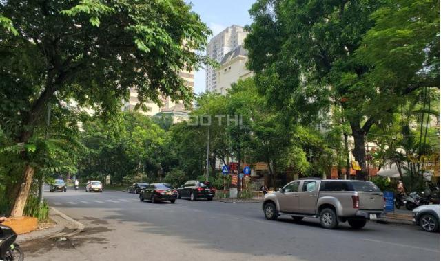 Bán nhà mặt phố Huỳnh Thúc Kháng để ra ngoại ô sống, diện tích 135m2, 6T, mặt tiền rộng, tin thực