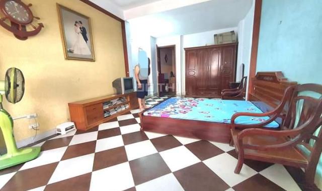 Bán nhà mặt phố hoa bằng 67m2 kinh doanh sầm uất có vỉa hè