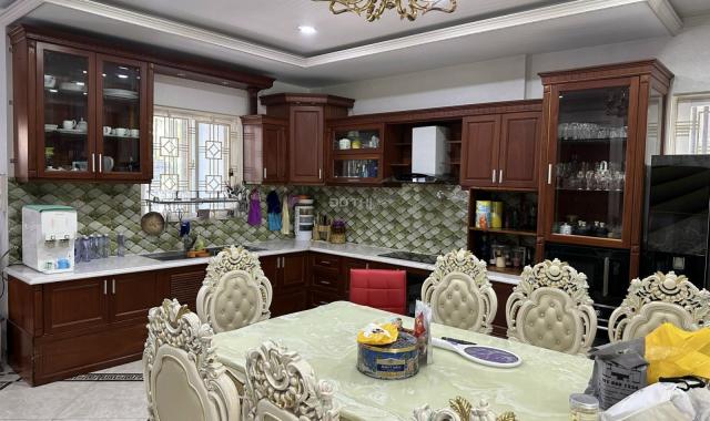 CƠ HỘI SỞ HỮU BIỆT THỰ 190M2 TẶNG FULL NỘI THẤT 2MT TRUNG TÂM QUẬN BÌNH TÂN