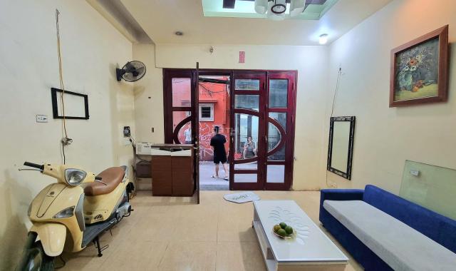 Bán nhà 5 tầng, MT 4m, ngõ xe ba gác, gần phố, 2 mặt thoáng, giá 1,85 tỷ TL