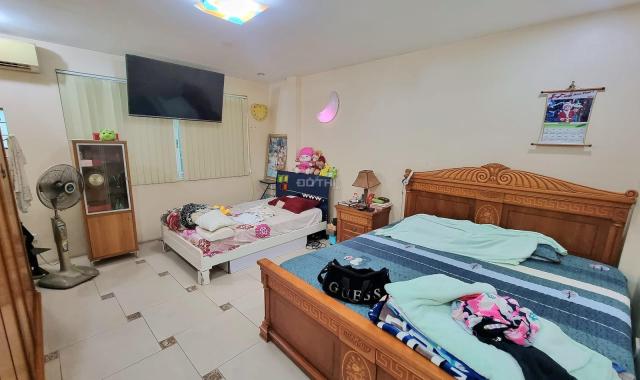 Bán nhà 5 tầng, MT 4m, ngõ xe ba gác, gần phố, 2 mặt thoáng, giá 1,85 tỷ TL