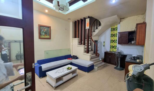 Bán nhà 5 tầng, MT 4m, ngõ xe ba gác, gần phố, 2 mặt thoáng, giá 1,85 tỷ TL