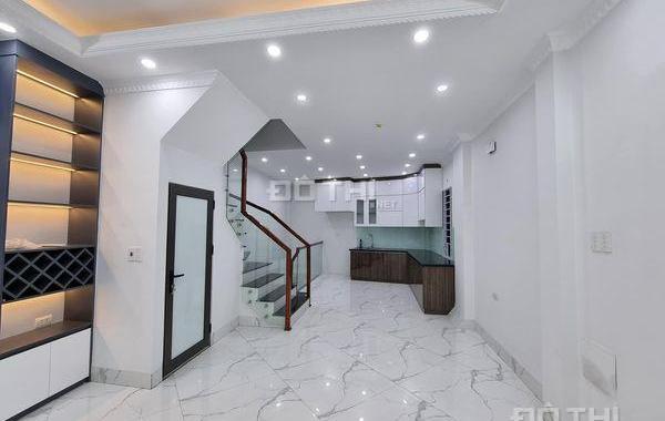 Nhà đẹp long lanh ngõ Lĩnh Nam, giá 6.3 tỷ, 45m2x5T, ô tô đỗ sát nhà, ở luôn