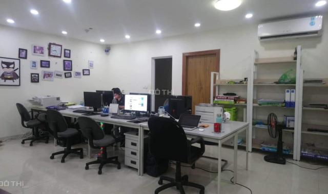 Chính chủ bán gấp căn hộ 89 Phùng Hưng đang làm văn phòng tầng đẹp 70m2 Giá rẻ 2.1 tỷ