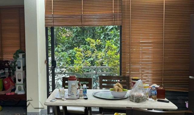Bán căn 5 tầng thang máy x532m tại Ngô Gia tự Long Biên