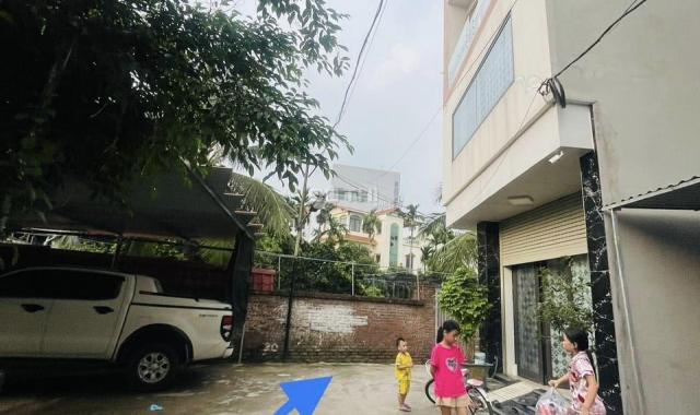 Bán nhà bát khối dân xây lô góc ô tô 40m mặt tiền 4.5m 5 tầng giá 3 tỷ 1