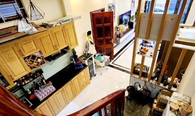 Bán nhà bát khối dân xây lô góc ô tô 40m mặt tiền 4.5m 5 tầng giá 3 tỷ 1