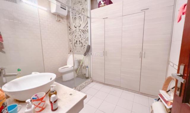 Bán nhanh nhà Phương Mai, 5 tầng, MT 7m, kinh doanh, ô tô đỗ cửa, 30m2, giá nhỉnh 4 tỷ TL