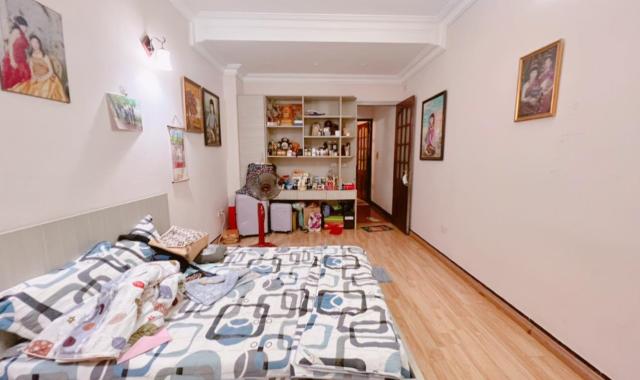 Bán nhanh nhà Phương Mai, 5 tầng, MT 7m, kinh doanh, ô tô đỗ cửa, 30m2, giá nhỉnh 4 tỷ TL