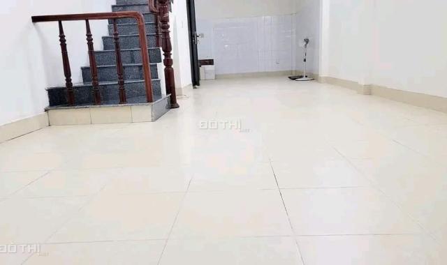 Bán Nhà phân lô Hoàng Quốc Việt, 4 tầng, ô tô vào nhà, giá 9.X tỷ
