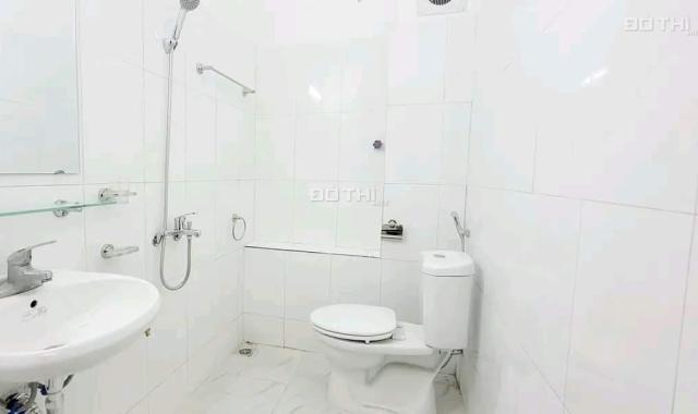 Bán Nhà phân lô Hoàng Quốc Việt, 4 tầng, ô tô vào nhà, giá 9.X tỷ