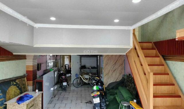 Bán nhà 2 lầu đường Võ Văn Kiệt . Giá chỉ 8,8 tỷ