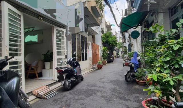 Chỉ 4.888 Tỷ có nhà Hẻm Nhựa 4m Đồng Đen,p14,TB. Đúc 3 Lầu hẻm đẹp dân trí cao. sát MT đường