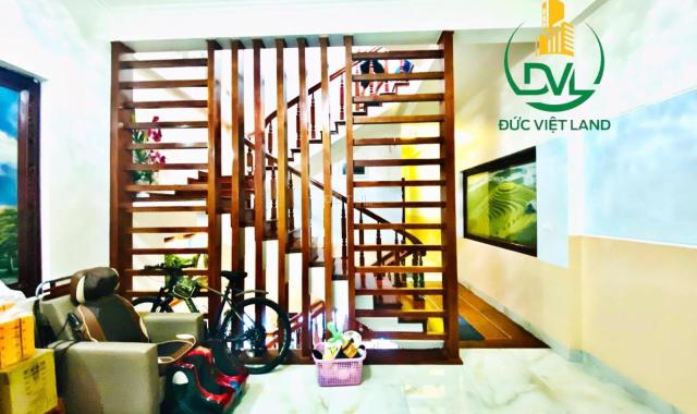 Bán nhà 3 tầng phố Soi Tiền, P Cốc Lếu, Tp Lào cai giá chỉ 9 tỷ 5