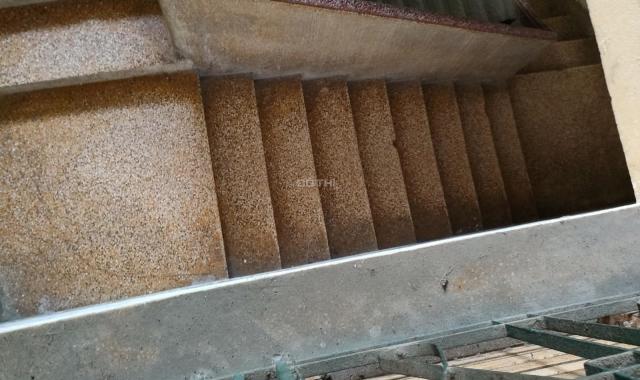 Giảm giá cho thuê gấp căn hộ đối diện chợ Hôm, đẹp, khép kín giá rẻ phố Huế 45m, 3 mặt thoáng
