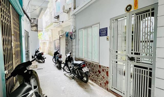 Bán nhà phố Vĩnh Phúc - Ba đình 28m 5 tầng ở ngay giá 3.5 tỉ
