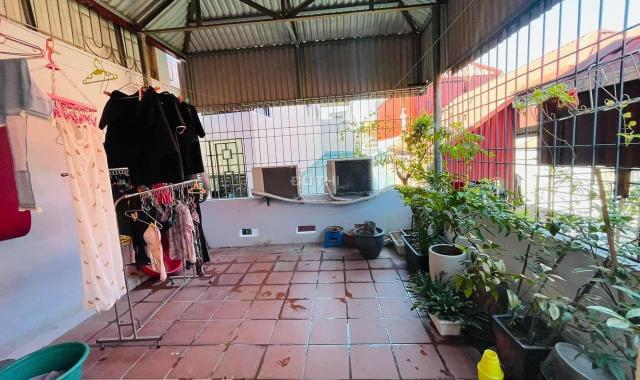 Bán nhà phố Vĩnh Phúc - Ba đình 28m 5 tầng ở ngay giá 3.5 tỉ