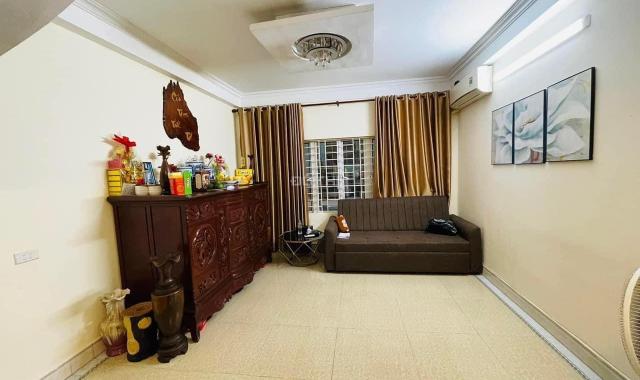 Bán nhà phố Vĩnh Phúc - Ba đình 28m 5 tầng ở ngay giá 3.5 tỉ
