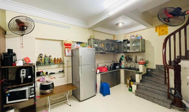 Bán nhà phố Vĩnh Phúc - Ba đình 28m 5 tầng ở ngay giá 3.5 tỉ