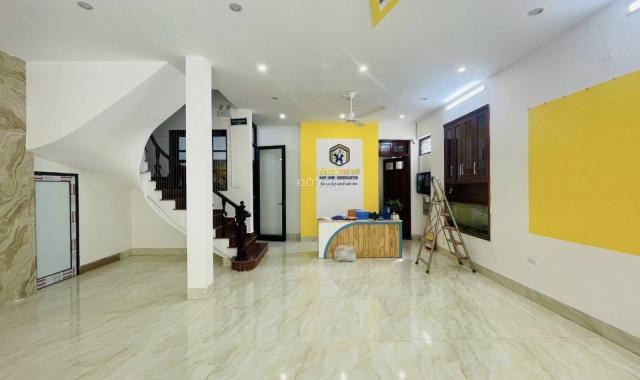 Hàng xóm Ngoại Giao Đoàn - thang máy - ô tô tránh - DT 119m2 x 8m MT chỉ 20.5 tỷ.