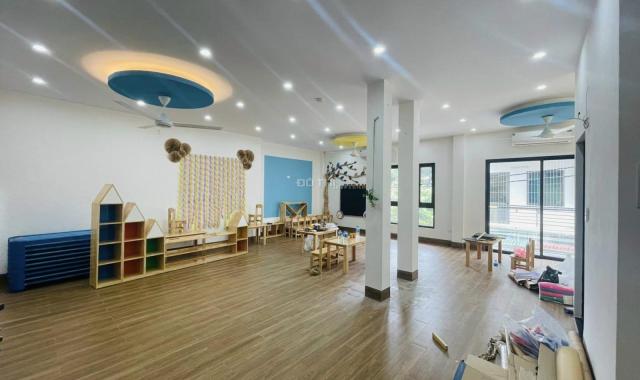 Hàng xóm Ngoại Giao Đoàn - thang máy - ô tô tránh - DT 119m2 x 8m MT chỉ 20.5 tỷ.