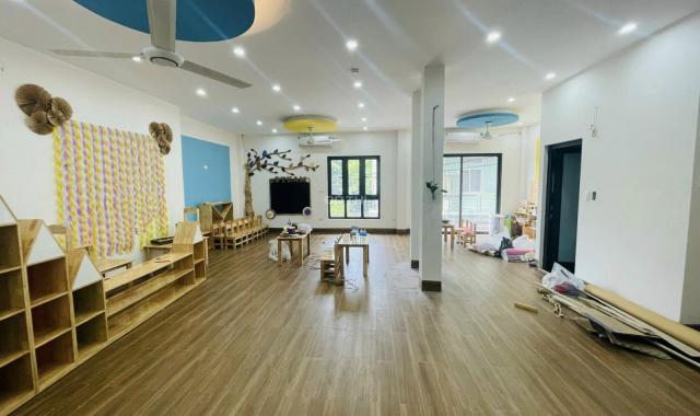 Hàng xóm Ngoại Giao Đoàn - thang máy - ô tô tránh - DT 119m2 x 8m MT chỉ 20.5 tỷ.