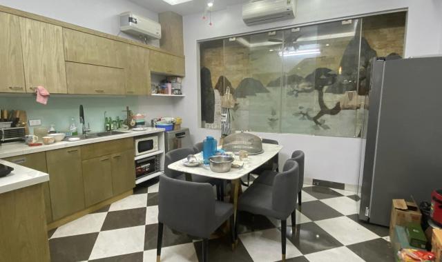 Mua cho con mà con không ở, bán nhà Hào Nam mới xây 6 tầng thang máy, 45m2, 8.1 tỷ, sổ đỏ vuông
