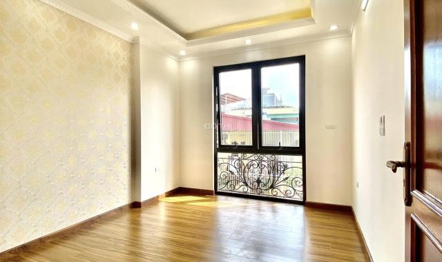 Bán nhà riêng 5 tầng tại phố Thái Hà, Đống Đa, dt 70m, mặt tiền rộng 6.6m, oto ra vào thoải mái