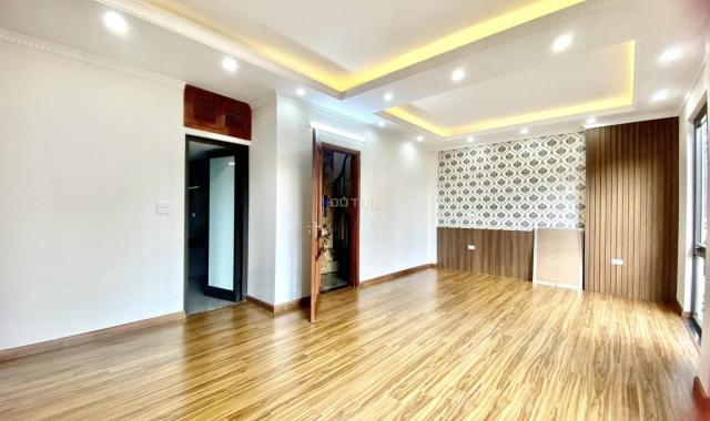 Bán nhà riêng 5 tầng tại phố Thái Hà, Đống Đa, dt 70m, mặt tiền rộng 6.6m, oto ra vào thoải mái