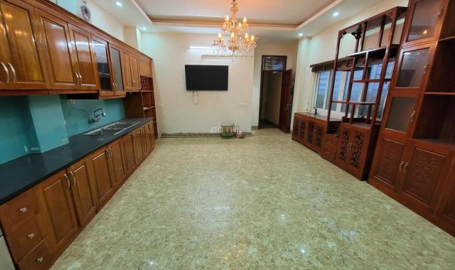 Siêu Phẩm Phố Đê La Thành, Đống Đa: 89m2 - 5 tầng  thang máy - mặt tiền 5,33m - giá 11,1 tỷ