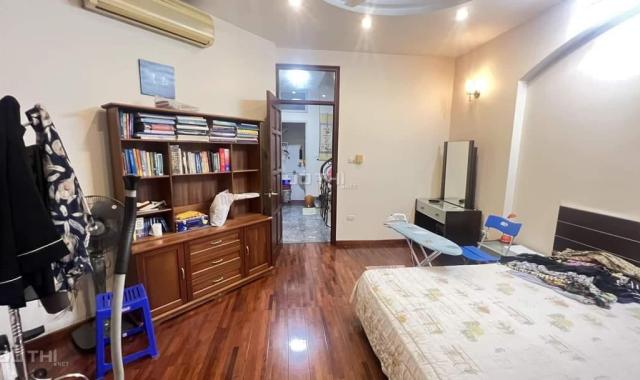 Bán nhà Mặt phố Vip Tràng Thi, MT gần 8m, DT50m x 6T, 6PN, chỉ 38.5 tỷ, Kinh Doanh đỉnh