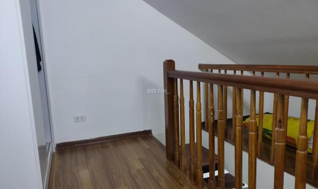 Bán nhà tập thể phố Quỳnh Mai-Thanh Nhàn, 32m2, 2 ngủ, nội thất đẹp. Giá chỉ 970tr
