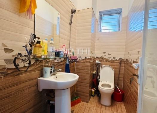 Bán căn hộ CT2-Bắc Linh Đàm, 82m2, 3 ngủ, nội thất đẹp, ở ngay. Giá 2,35 tỷ