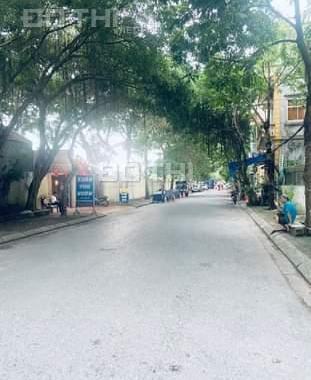 Bán nhà gần Trường Lâm 4 tầng , giá 2.6 tỷ, rẻ nhất Long Biên, dân xây, sổ chuẩn pháp lí