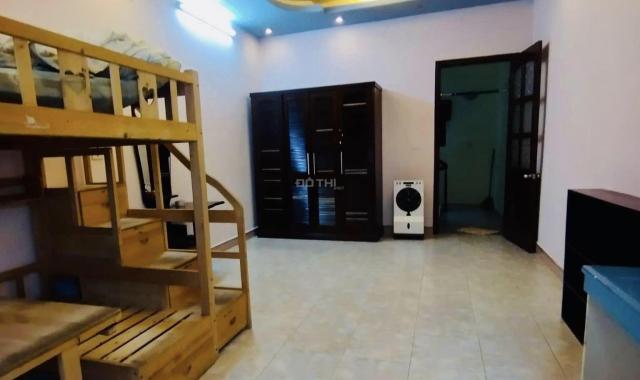 Hiếm, bán ngôi nhà nhỉnh 6 tỷ, ô tô qua đường Nguyễn Trãi, 40m, mt 4m, sổ vuông ko lỗi phong thủy.