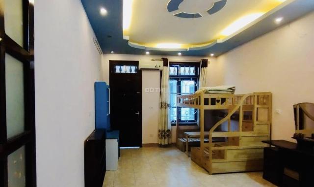 Hiếm, bán ngôi nhà nhỉnh 6 tỷ, ô tô qua đường Nguyễn Trãi, 40m, mt 4m, sổ vuông ko lỗi phong thủy.
