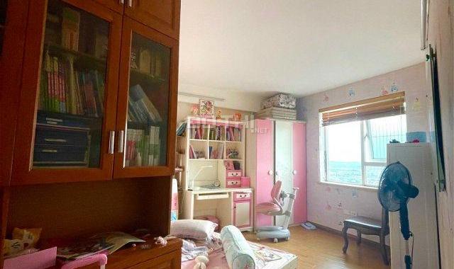 Chính chủ bán CH 89 Phùng Hưng, DT 92m 3PN, full NT, lô góc, nhỉnh 2.5 tỷ. Lh O971O85383