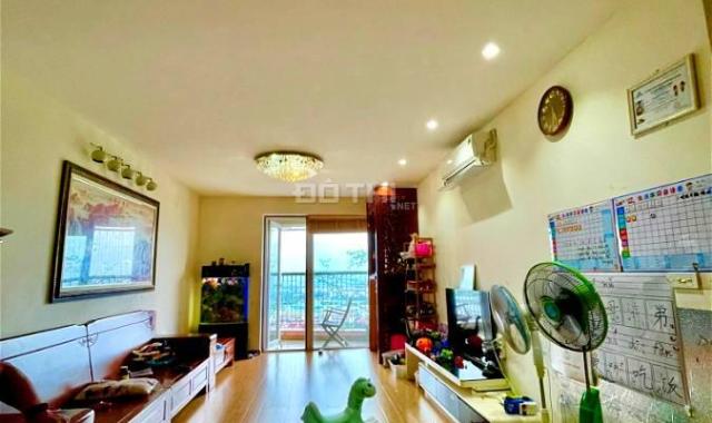 Chính chủ bán CH 89 Phùng Hưng, DT 92m 3PN, full NT, lô góc, nhỉnh 2.5 tỷ. Lh O971O85383