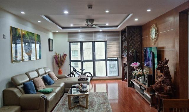 Giá bán chỉ 4,4 tỷ cho căn hộ Mulberry Lane, thiết kế 3PN và 1 phòng thờ, ban công ĐN mát, full NT