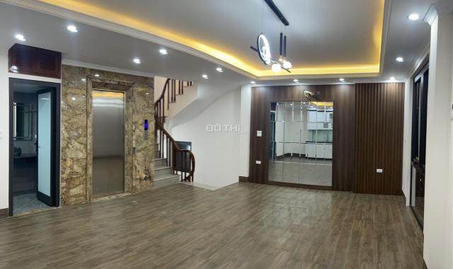 Bán nhà Đào Tấn, Phan Kế Bính DT 40 m xây 6 t thang máy lô góc giá nhỉnh 10 tỷ ô tô vào