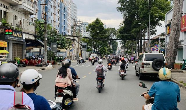 Quận 10 - nhà mới - hẻm xe hơi đậu cửa - 1 căn ra mặt tiền - 3 tầng