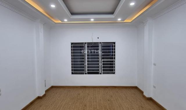 Bán nhà gần UB, sân chơi, ô tô đỗ cổng, ngõ 3m 30m2 5 tầng MT 4.3 m ở luôn chỉ 3.7 tỷ 0948031338