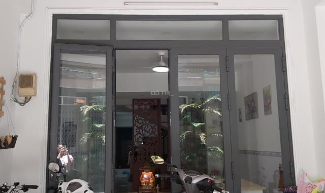 Chính chủ đang cần tiền bán gấp căn nhà mới 3 tầng hẻm Nguyễn Sơn, 70m2, giá 7,2 tỉ thương lượng