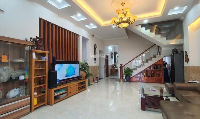 Chính chủ cần bán biệt thự 400m2 ven sông ngay trung tâm quận 9.