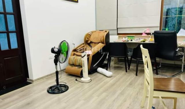 Bán nhà phân lô phố đội nhân lô góc kinh doanh sầm uất