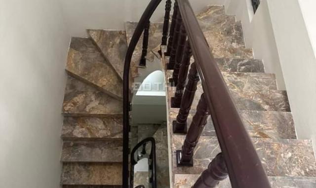 Bán nhà ngõ 81 phố lạc long quân quận tây hồ giá 3 Tỷ tí tẹo